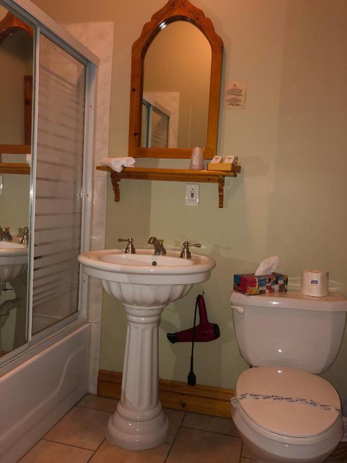 Hotel Manoir Ramezay Marieville Exterior foto